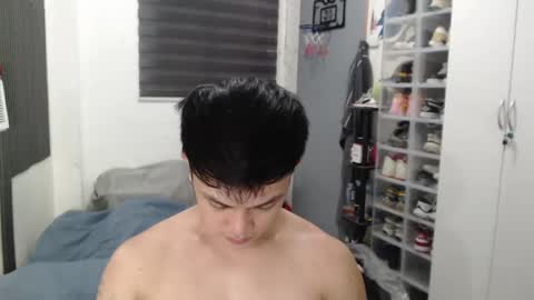 Snapshot of princeadrianx chatting on 04-27-26, 08:56 Prince Adrian online show from 04-27-26, 08:56