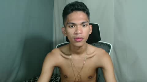 Snapshot of princeofcumxxx chatting on 01-03-25, 06:14 Mel online show from 01-03-25, 06:14