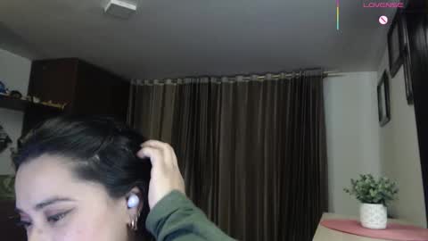 Snapshot of princesakelly chatting on 10-17-25, 08:06 princesakelly online show from 10-17-25, 08:06