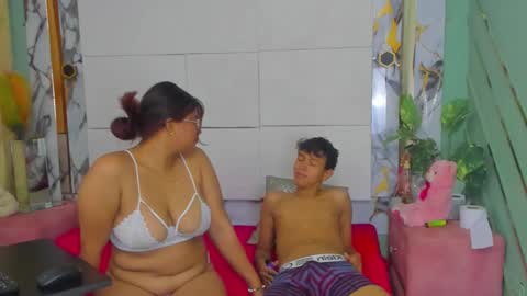 PrincesANDdark online show from 12-19-25, 01:18