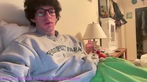 Snapshot of princespeaches chatting on 12-14-25, 12:38 Peaches online show from 12-14-25, 12:38