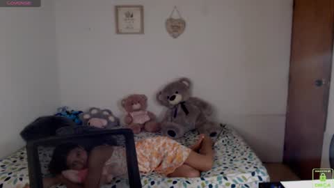 Snapshot of princess_an chatting on 06-12-26, 09:25 An online show from 06-12-26, 09:25