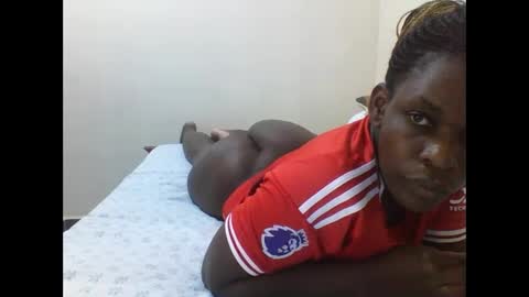 Snapshot of princess_cutie chatting on 11-01-25, 08:33 princess online show from 11-01-25, 08:33