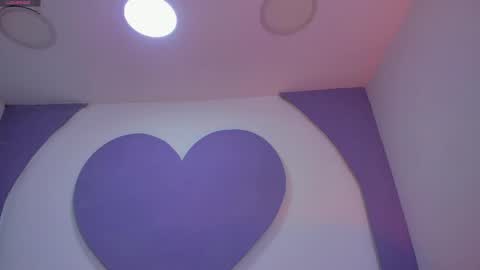 Snapshot of princess_skinny_ chatting on 04-26-26, 08:34 Mia online show from 04-26-26, 08:34