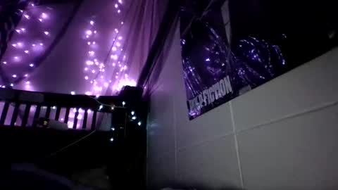 Holly love online show from 11-05-25, 03:17