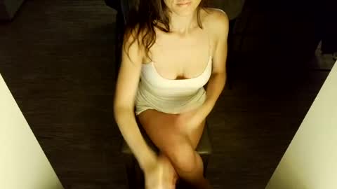 Snapshot of princessjasmine13 chatting on 08-04-26, 11:57 jasminexoxo online show from 08-04-26, 11:57
