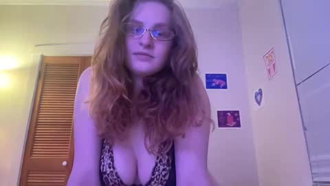 Snapshot of princessrhinestones chatting on 01-11-26, 07:13 Princess Rhinestones online show from 01-11-26, 07:13