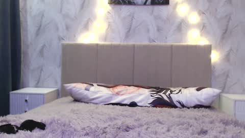 Snapshot of princessshy___ chatting on 12-19-24, 06:34 18 y.o online show from 12-19-24, 06:34