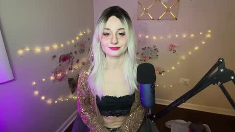 Snapshot of princessstarrxxx chatting on 03-18-26, 03:53 Starr online show from 03-18-26, 03:53