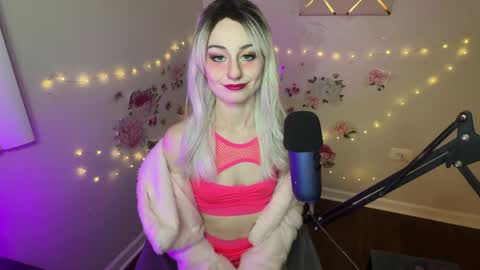 Snapshot of princessstarrxxx chatting on 03-24-26, 03:33 Starr online show from 03-24-26, 03:33