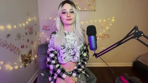 Snapshot of princessstarrxxx chatting on 04-07-26, 03:51 Starr online show from 04-07-26, 03:51