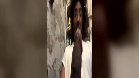 Snapshot of princevon09 chatting on 06-16-26, 06:32 Trevon online show from 06-16-26, 06:32