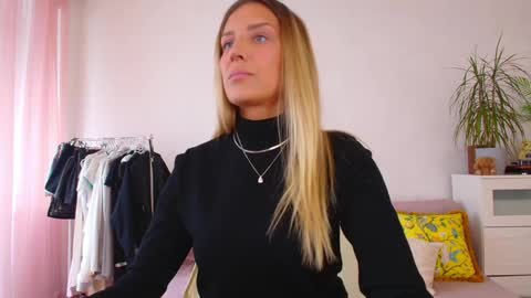 Snapshot of private_call chatting on 05-10-26, 11:26 Nansy online show from 05-10-26, 11:26