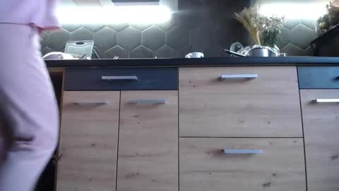 Space online show from 10-02-25, 06:31