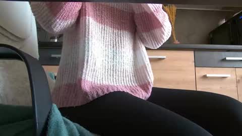 Snapshot of private_space chatting on 05-19-26, 07:04 Space online show from 05-19-26, 07:04