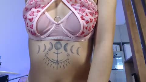 Lua Sekmet online show from 10-26-25, 07:53