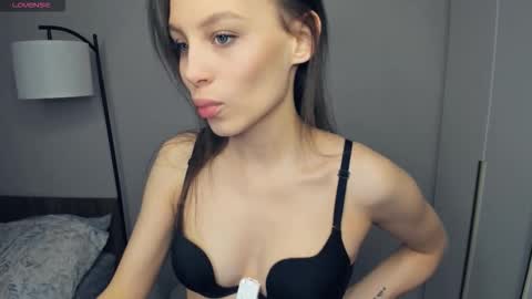 Snapshot of prohibited_content chatting on 12-20-25, 07:15 Sofi online show from 12-20-25, 07:15