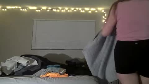 Snapshot of properfuct chatting on 03-26-26, 05:24 Properfuct online show from 03-26-26, 05:24