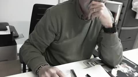 mature hairy guy online show from 02-15-25, 05:28