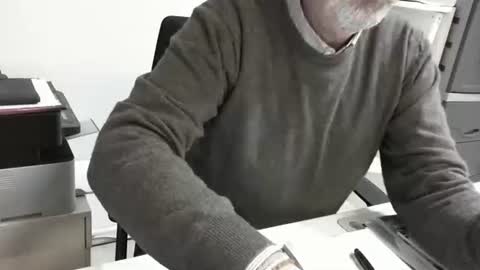 mature hairy guy online show from 11-28-25, 05:26