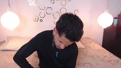 Adris  Juan online show from 11-02-25, 01:41