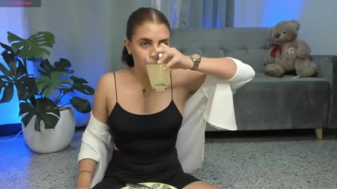 Snapshot of prvncessa_10 chatting on 12-10-24, 03:52 INDEPENDENT MODEL online show from 12-10-24, 03:52