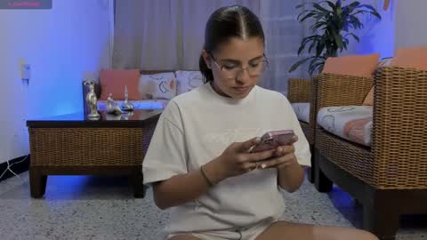 Snapshot of prvncessa_10 chatting on 03-04-25, 04:38 INDEPENDENT MODEL online show from 03-04-25, 04:38