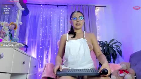 Snapshot of prvncessa_10 chatting on 11-01-25, 05:20 INDEPENDENT MODEL online show from 11-01-25, 05:20