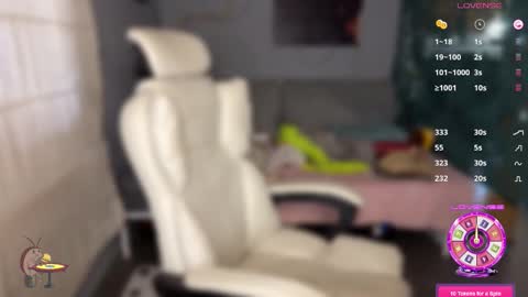 Queen of Pain online show from 09-12-25, 01:44