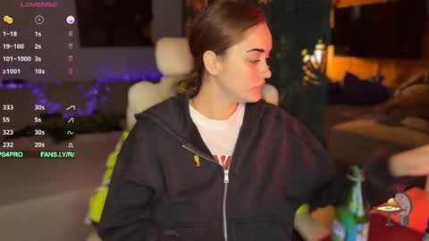 Queen of Pain online show from 10-12-25, 12:26