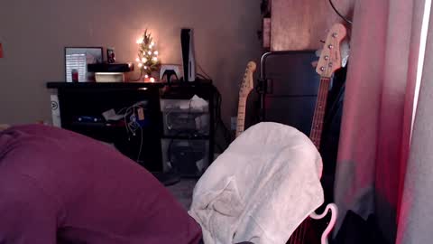 Snapshot of psilocipher chatting on 02-04-25, 08:38 Sk8wave online show from 02-04-25, 08:38