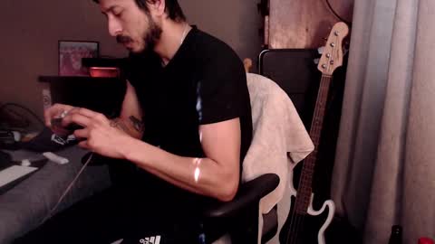 Snapshot of psilocipher chatting on 03-09-25, 10:08 Sk8wave online show from 03-09-25, 10:08