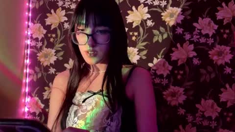 Snapshot of psycho_dreams chatting on 10-15-25, 09:48 psycho dreams online show from 10-15-25, 09:48