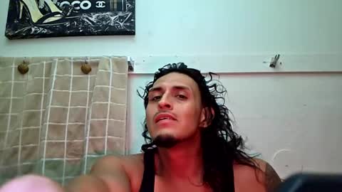Snapshot of ptownazlatino chatting on 08-08-26, 10:28 Bobby boi online show from 08-08-26, 10:28