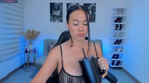 Pui Yeee  online show from 07-24-26, 11:47