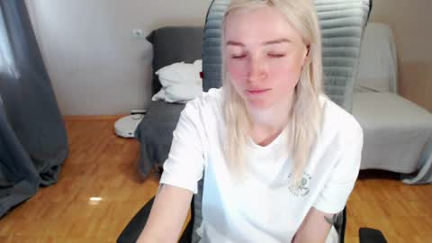 Polly online show from 05-07-26, 06:41