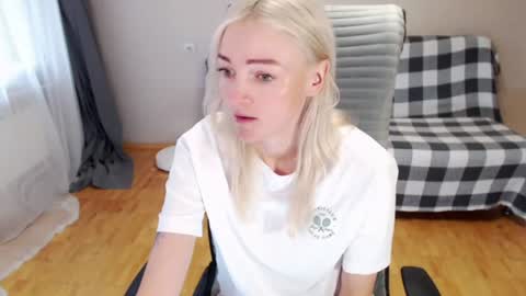 Polly online show from 06-10-26, 06:23