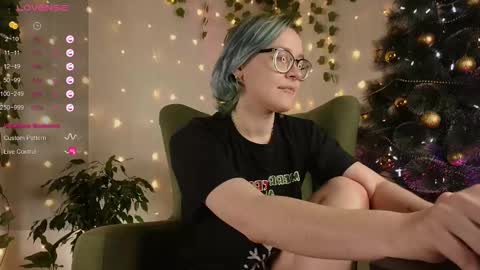 Snapshot of pumbazaebumba chatting on 12-19-24, 02:46 Alisa lack of vitamin D online show from 12-19-24, 02:46