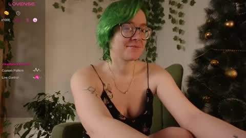 Snapshot of pumbazaebumba chatting on 12-30-24, 05:37 Alisa lack of vitamin D online show from 12-30-24, 05:37