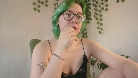 Snapshot of pumbazaebumba chatting on 01-15-25, 07:05 Alisa lack of vitamin D online show from 01-15-25, 07:05