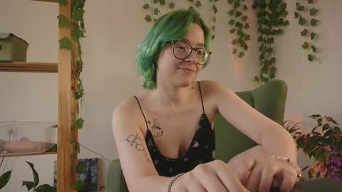 Snapshot of pumbazaebumba chatting on 01-15-25, 10:06 Alisa lack of vitamin D online show from 01-15-25, 10:06