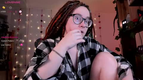 Snapshot of pumbazaebumba chatting on 02-06-25, 12:37 Alisa lack of vitamin D online show from 02-06-25, 12:37