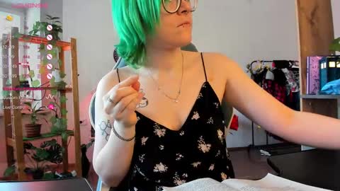 Snapshot of pumbazaebumba chatting on 03-04-25, 07:51 Alisa lack of vitamin D online show from 03-04-25, 07:51