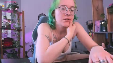 Snapshot of pumbazaebumba chatting on 03-10-25, 08:04 Alisa lack of vitamin D online show from 03-10-25, 08:04