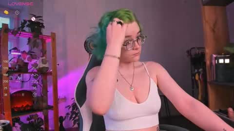 Snapshot of pumbazaebumba chatting on 03-10-25, 01:10 Alisa lack of vitamin D online show from 03-10-25, 01:10