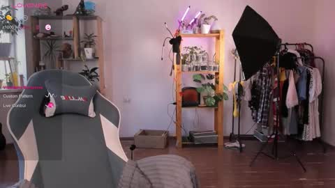 Snapshot of pumbazaebumba chatting on 09-20-25, 06:36 Alisa lack of vitamin D online show from 09-20-25, 06:36