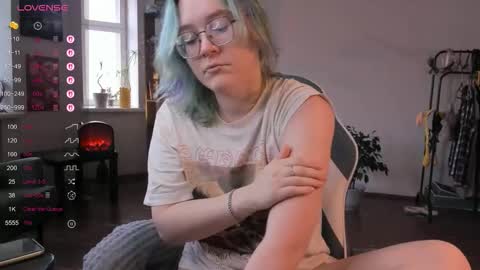 Snapshot of pumbazaebumba chatting on 10-07-25, 04:42 Alisa lack of vitamin D online show from 10-07-25, 04:42