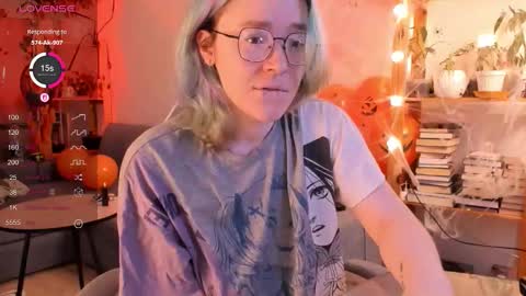 Snapshot of pumbazaebumba chatting on 10-23-25, 08:35 Alisa lack of vitamin D online show from 10-23-25, 08:35