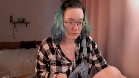 Snapshot of pumbazaebumba chatting on 11-25-25, 08:36 Alisa lack of vitamin D online show from 11-25-25, 08:36