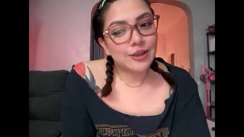 Pumpkin bunny online show from 12-21-25, 11:34